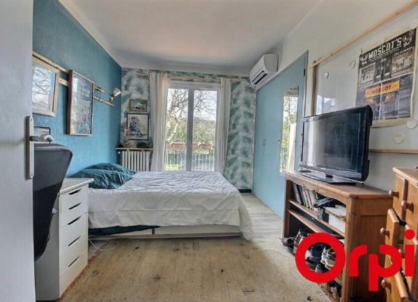 Maison à vendre    6 pièces •  Marseille 12