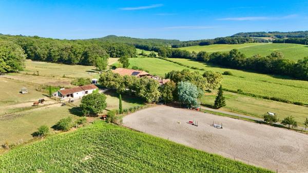 Saint-Sylvestre-sur-Lot (47140) Propriété équestre de 20 hectares avec grange et dépendances