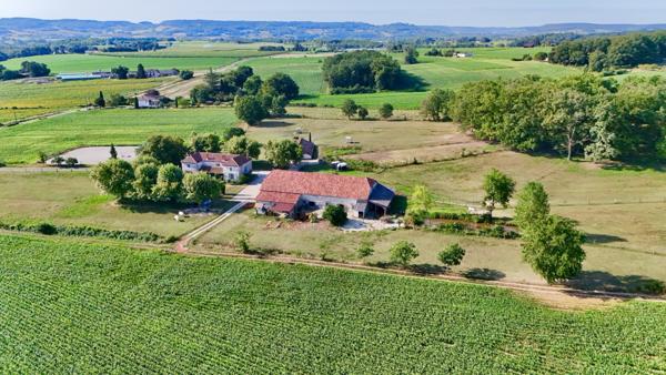 Saint-Sylvestre-sur-Lot (47140) Propriété équestre de 20 hectares avec grange et dépendances