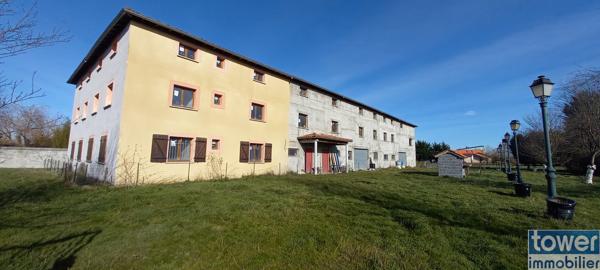 Immeuble
                                                                                                                                                
                                                                                                                                                
                                                                                                                                                
                                                    
                                                                                                                                                                                                                                                                                                                        2000  m²                                                                                                                                                                                                         2 etage(s)