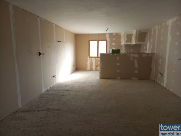 Immeuble
                                                                                                                                                
                                                                                                                                                
                                                                                                                                                
                                                    
                                                                                                                                                                                                                                                                                                                        2000  m²                                                                                                                                                                                                         2 etage(s)