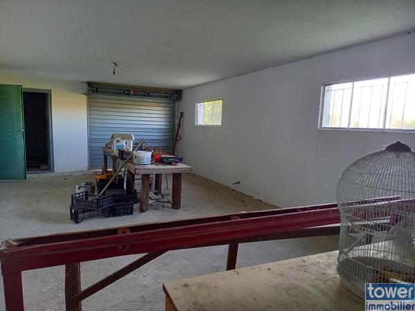 Immeuble
                                                                                                                                                
                                                                                                                                                
                                                                                                                                                
                                                    
                                                                                                                                                                                                                                                                                                                        2000  m²                                                                                                                                                                                                         2 etage(s)