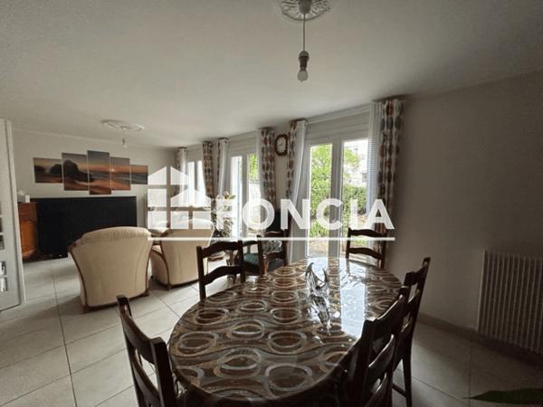 Location Maison 5 pièces 95.93 m² - 24 RUE DE TIFFAUGES Poitiers 86000