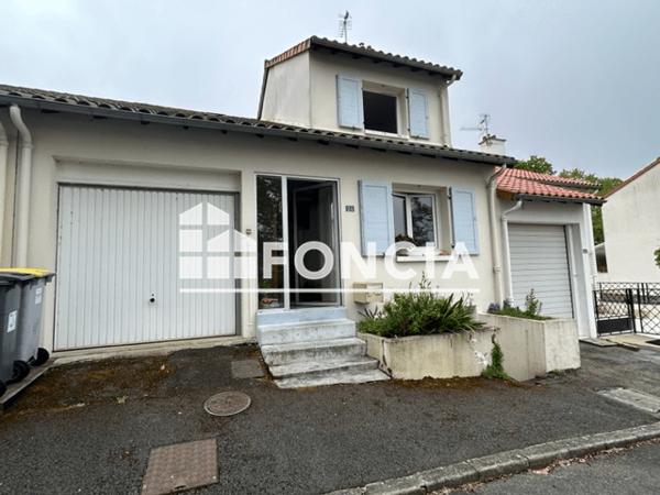 Location Maison 5 pièces 95.93 m² - 24 RUE DE TIFFAUGES Poitiers 86000