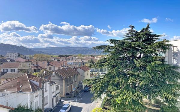 Appartement à vendre    4 pièces • 72,04 m2 Bourg-lès-Valence