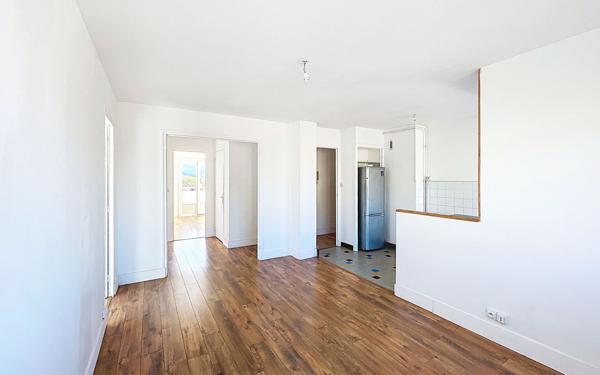 Appartement à vendre    4 pièces • 72,04 m2 Bourg-lès-Valence