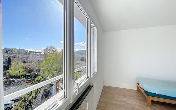 Appartement à vendre    4 pièces • 72,04 m2 Bourg-lès-Valence