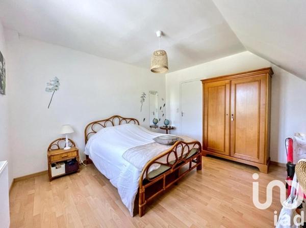 Maison traditionnelle 7 pièces de 168 m² à Plouvien (29860)