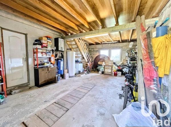 Maison traditionnelle 7 pièces de 168 m² à Plouvien (29860)