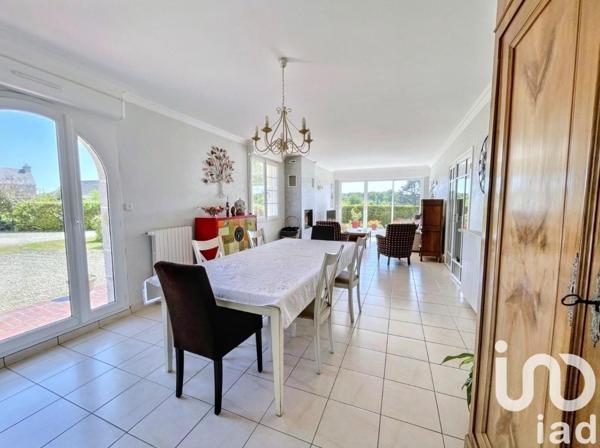 Maison traditionnelle 7 pièces de 168 m² à Plouvien (29860)