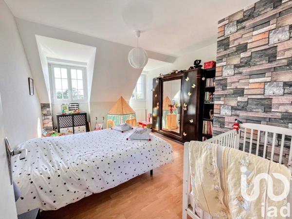 Maison traditionnelle 7 pièces de 168 m² à Plouvien (29860)