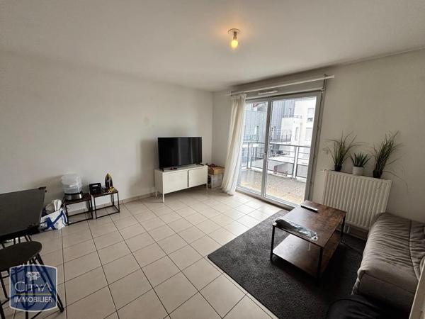 Appartement à louer 3 pièces 60.89m² Tours (37000)
