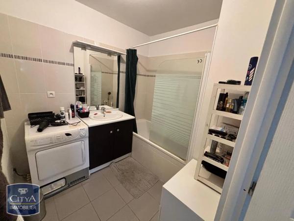 Appartement à louer 3 pièces 60.89m² Tours (37000)