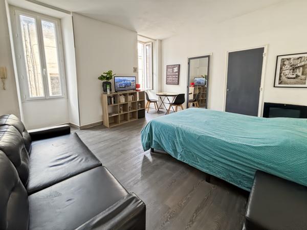 Immeuble
         3 pièces
        - 80 m² Exclusivité