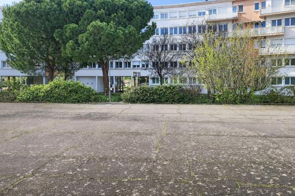 Appartement T3/4 avec garage, cave et vue dégagée