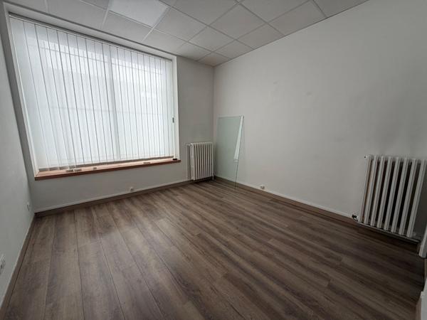 Bureau Square de la Couronne 49,74 m2