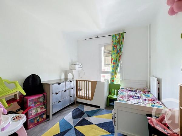 Appartement F5 à vendre  5 pièces - 91,59 m 2   MONTMAGNY  - 95