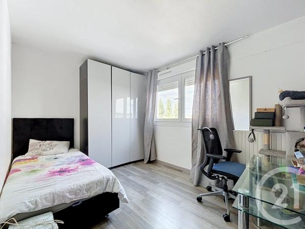 Appartement F5 à vendre  5 pièces - 91,59 m 2   MONTMAGNY  - 95