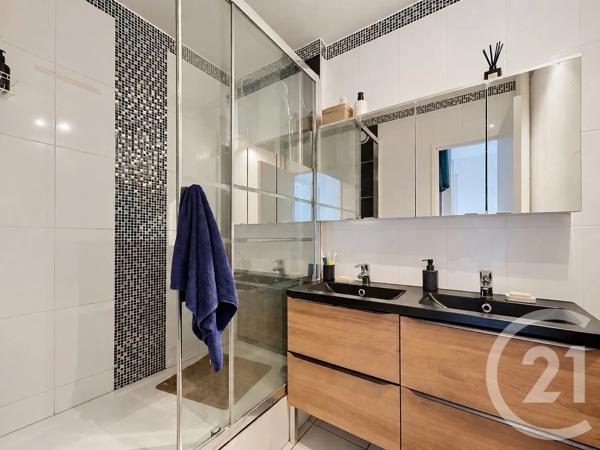 Appartement F5 à vendre  5 pièces - 91,59 m 2   MONTMAGNY  - 95