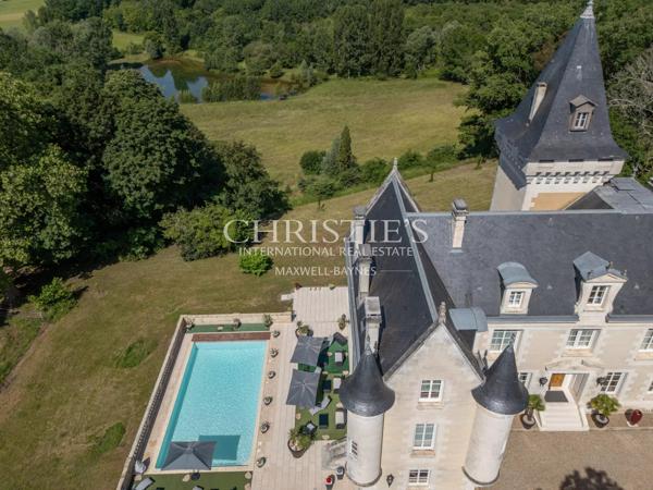 Magnifique château avec installations équestres de très haut niveau