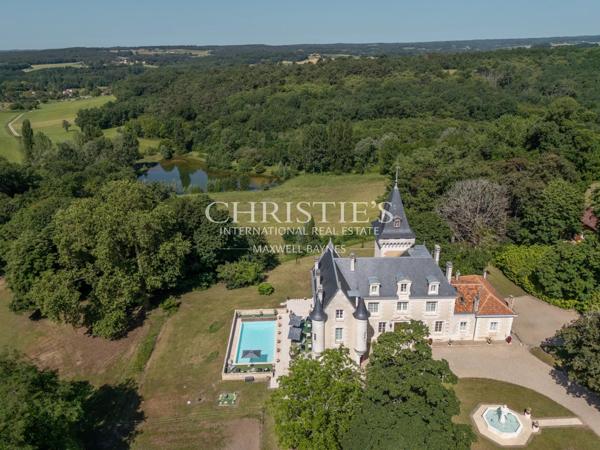 Magnifique château avec installations équestres de très haut niveau