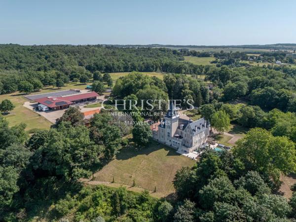 Magnifique château avec installations équestres de très haut niveau