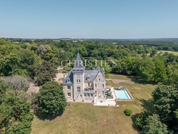 Magnifique château avec installations équestres de très haut niveau