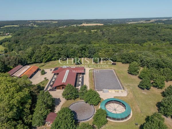 Magnifique château avec installations équestres de très haut niveau