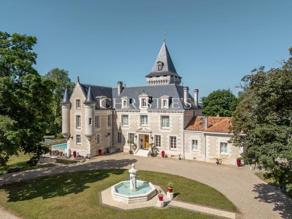 Magnifique château avec installations équestres de très haut niveau