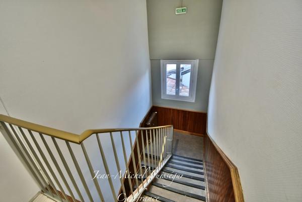 Immeuble à vendre à SAINT GAUDENS (31), avec Restaurant et 7 Appartements