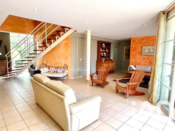 Maison à vendre 8 pièces 235 m² Salles