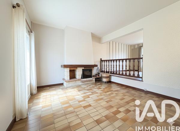 Maison à vendre 8 pièces 164 m² Neuilly-Saint-Front