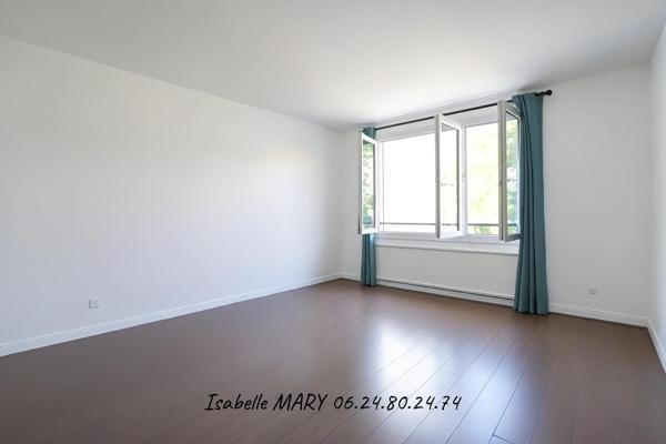 Maison
         5 pièces
        - 136 m² 419 000 € *