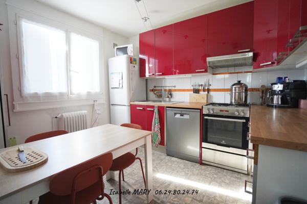 Maison
         5 pièces
        - 136 m² 419 000 € *
