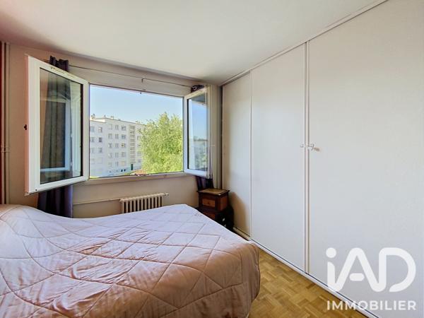 Appartement à vendre 4 pièces 74,79 m² Garches