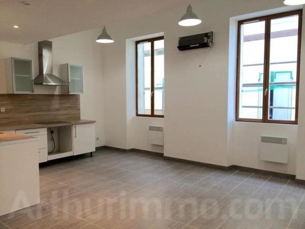 Location Appartement 3 pièces 55 m2 à Trets