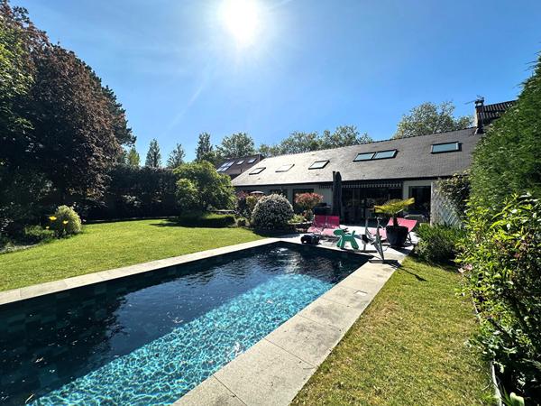 Villa Marcq en Baroeul Croisé Laroche 300 m² - Plain-pied, 4 chambres suites, Piscine extérieure chauffée, garage Marcq en baroeul Villa Marcq en Baroeul Croisé Laroche 300 m² - Plain-pied, 4 chambres suites, Piscine extérieure chauffée, garage Marcq en baroeul