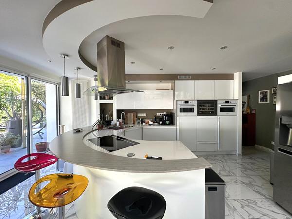 Villa Marcq en Baroeul Croisé Laroche 300 m² - Plain-pied, 4 chambres suites, Piscine extérieure chauffée, garage Marcq en baroeul Villa Marcq en Baroeul Croisé Laroche 300 m² - Plain-pied, 4 chambres suites, Piscine extérieure chauffée, garage Marcq en baroeul