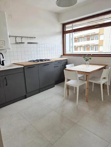 Appartement
         2 pièces
        - 43 m² 109 900 € *