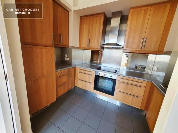 GRAND F3 AVEC PARKING ET CAVE A LOUER - VIEUX-LILLE - 93 m 2 - 1 519 € charges comprises par mois