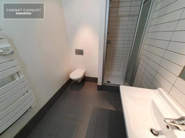 GRAND F3 AVEC PARKING ET CAVE A LOUER - VIEUX-LILLE - 93 m 2 - 1 519 € charges comprises par mois