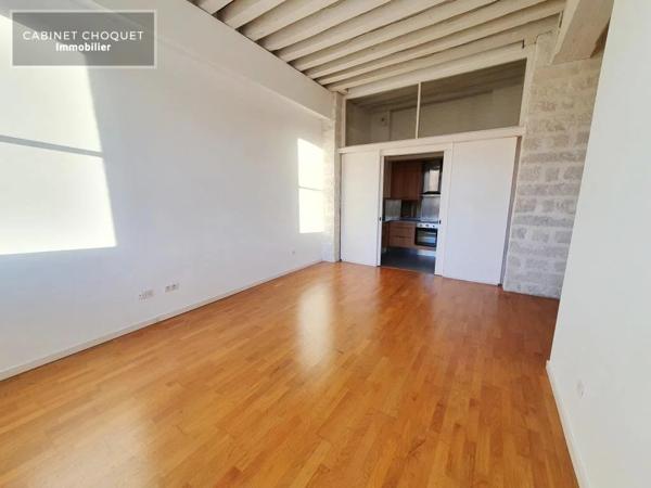 GRAND F3 AVEC PARKING ET CAVE A LOUER - VIEUX-LILLE - 93 m 2 - 1 519 € charges comprises par mois