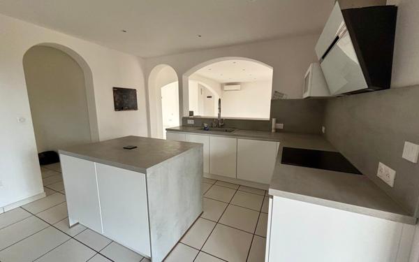 Maison à vendre    9 pièces • 313 m2 Lagarrigue