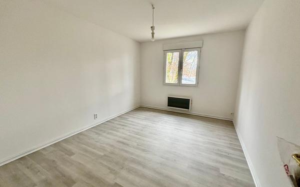 Maison à vendre    9 pièces • 313 m2 Lagarrigue