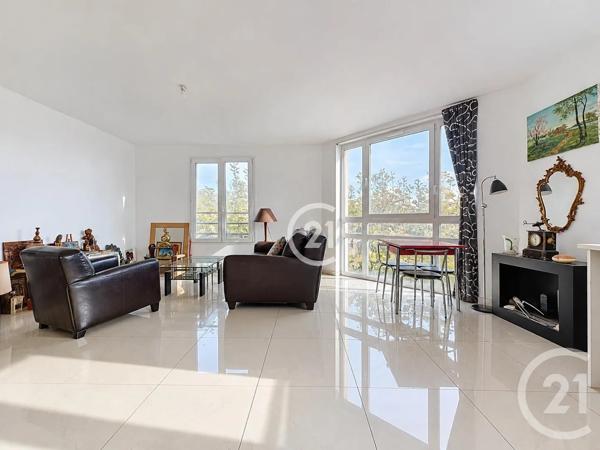 Immeuble à vendre  246 m 2   ROMAINVILLE  - 93