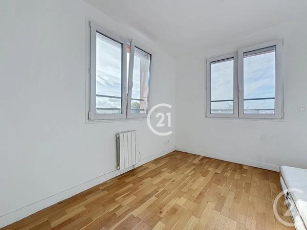 Immeuble à vendre  246 m 2   ROMAINVILLE  - 93