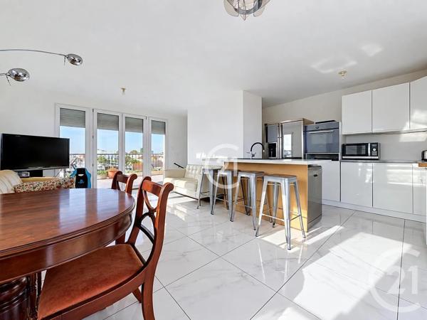 Immeuble à vendre  246 m 2   ROMAINVILLE  - 93