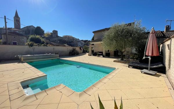 Maison à vendre    5 pièces •  Vallon-Pont-d'Arc