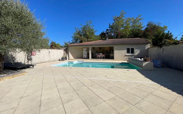 Maison à vendre    5 pièces •  Vallon-Pont-d'Arc