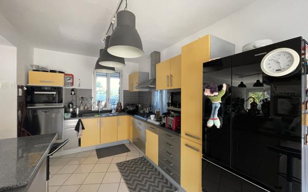 Maison à vendre    5 pièces •  Vallon-Pont-d'Arc